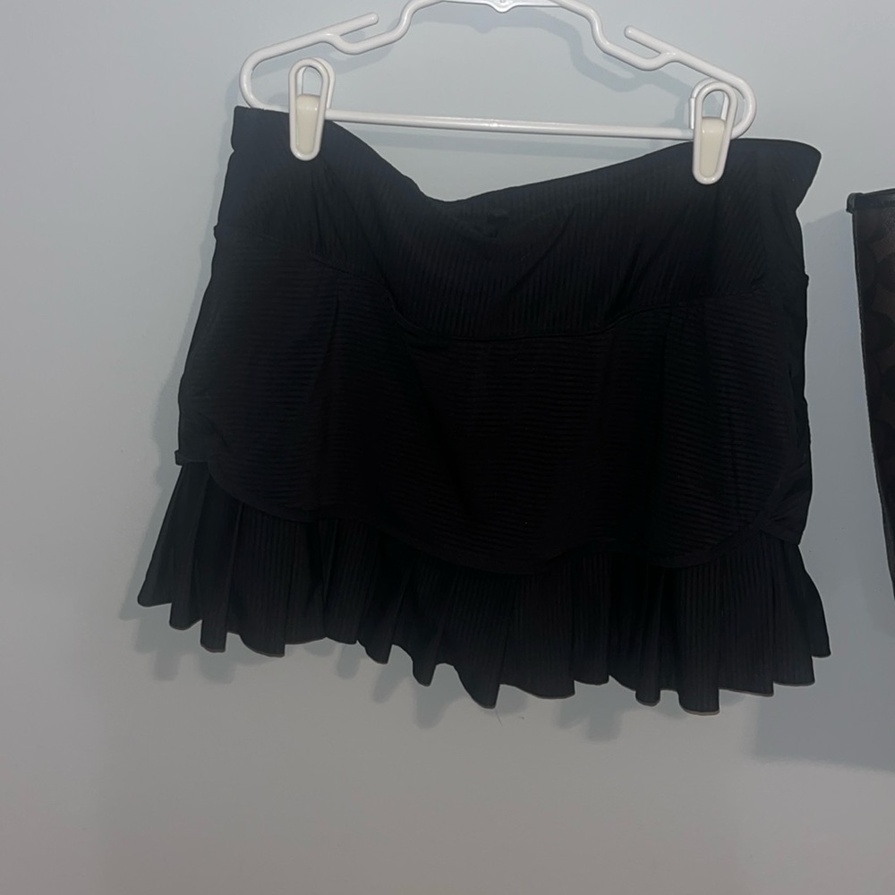 Black Athleta skirt